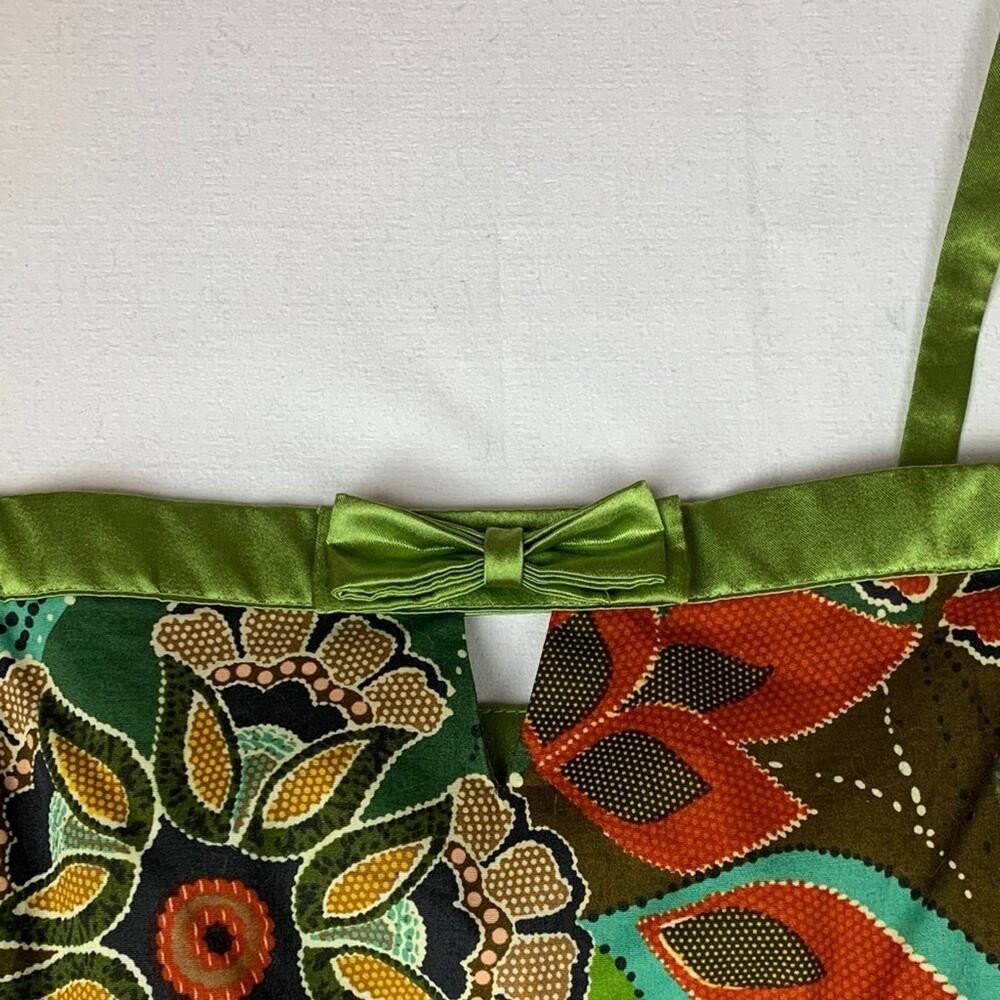 Robbie Bee size medium vintage Vibrant Floral Dress fit flare green pin up - Picture 2 of 9